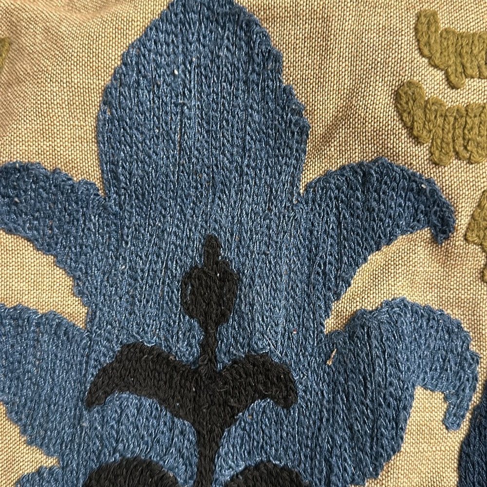 Pottery Barn pillow cover - Picture 2 of 5